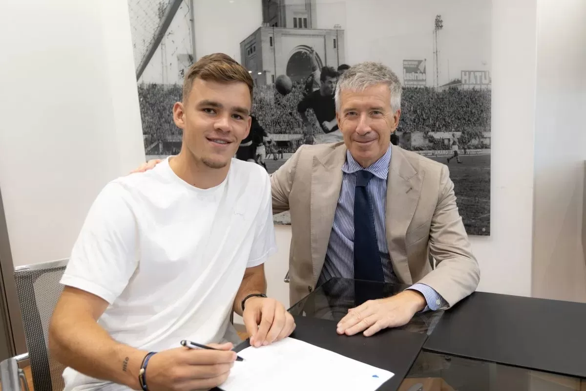 Thijs Dallinga menandatangani kontrak dengan Bologna. ANTARA/https://www.bolognafc.it 